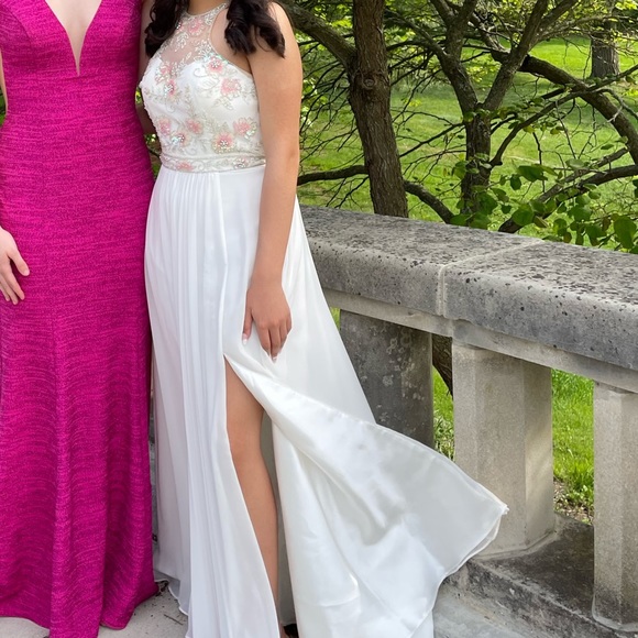 White prom dress - Picture 1 of 4